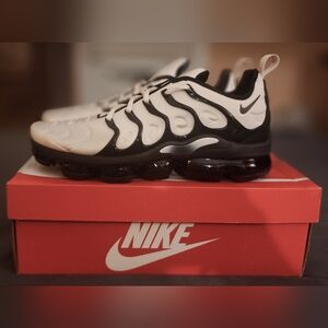 Nike Air VaporMax Plus Sneakers